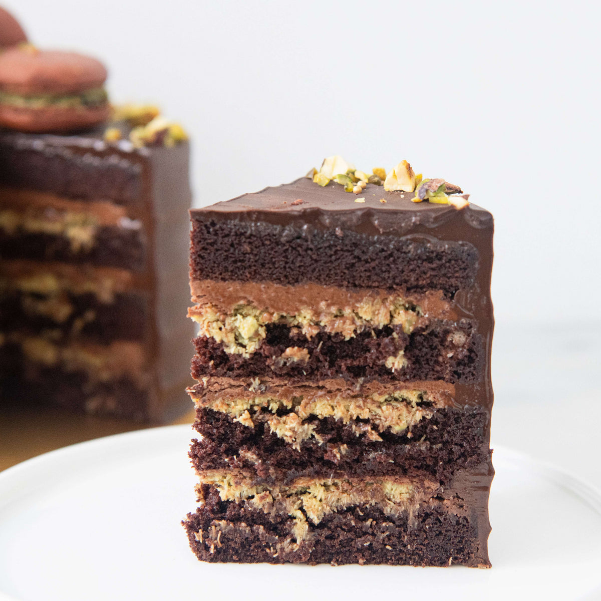 Dubai Kunafa Cake Petite | Including 2pcs Dubai Kunafa Macaron | (U.P $88.00)