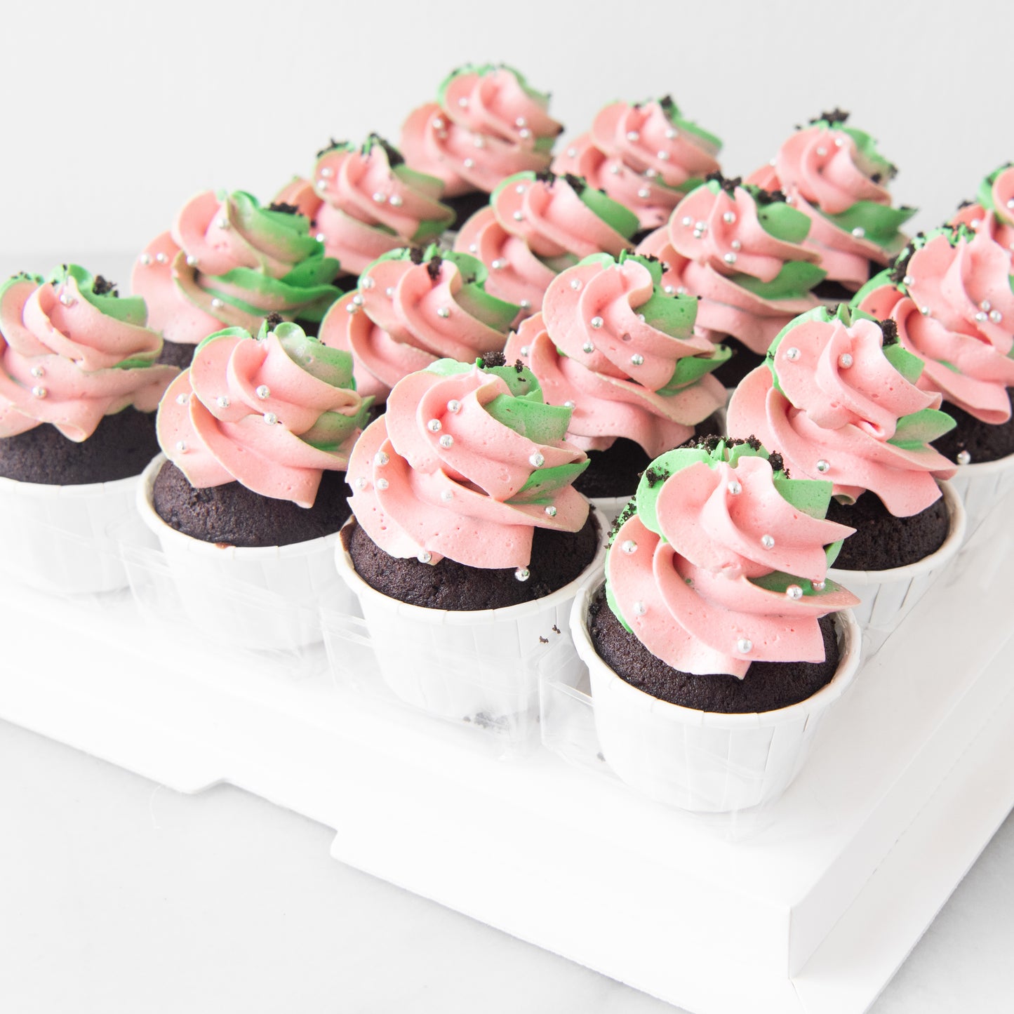 *New*Pink & Green Swirl Mini Cupcakes 16 pcs Set | $51.80 Nett