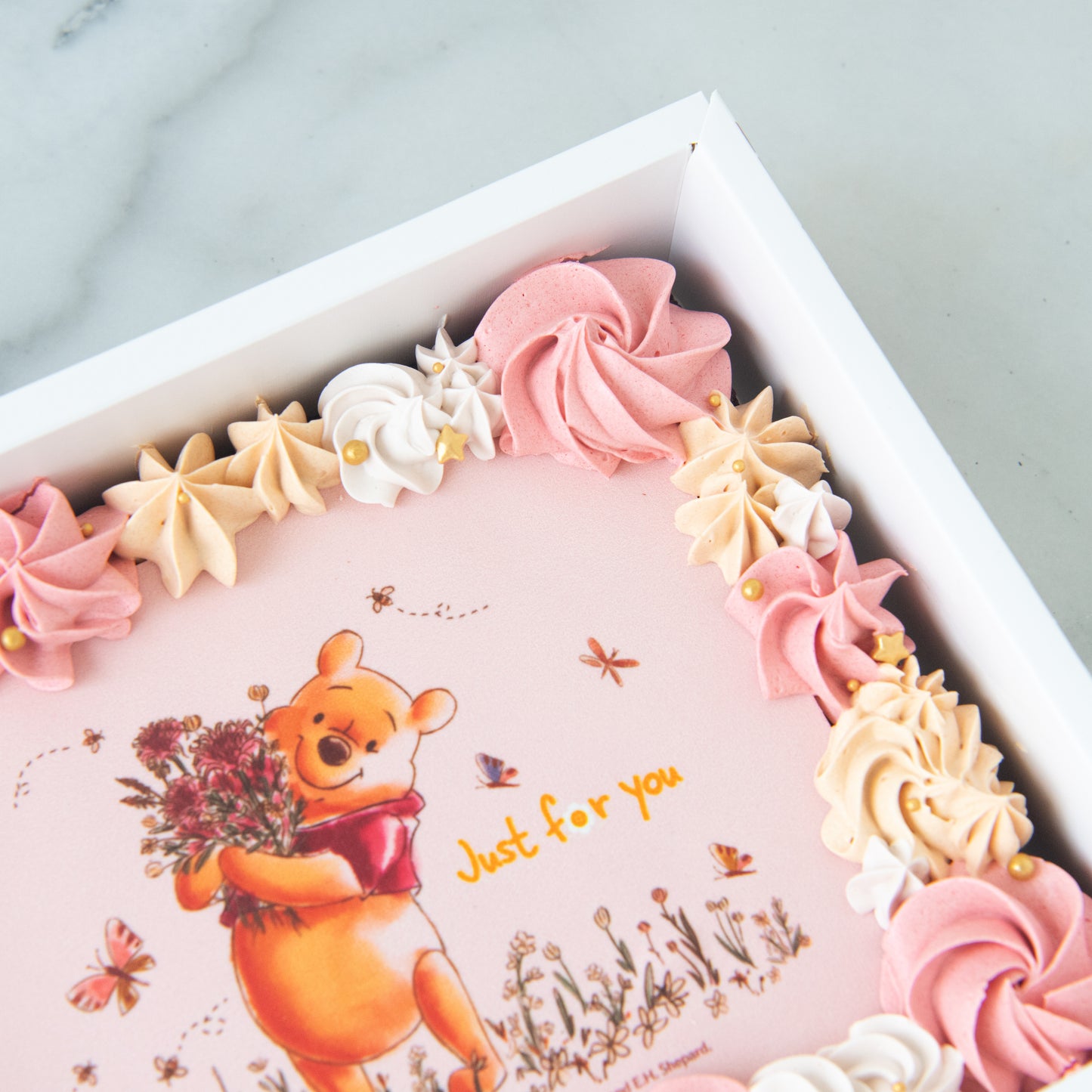10.10 Sales! Disney Winnie The Pooh Floral Brownie Set | $58.80 only (u.p $75.80)