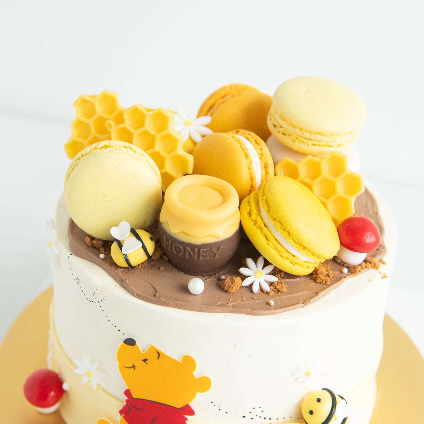 Disney Winnie the Pooh Cake 8'' | $228 Nett