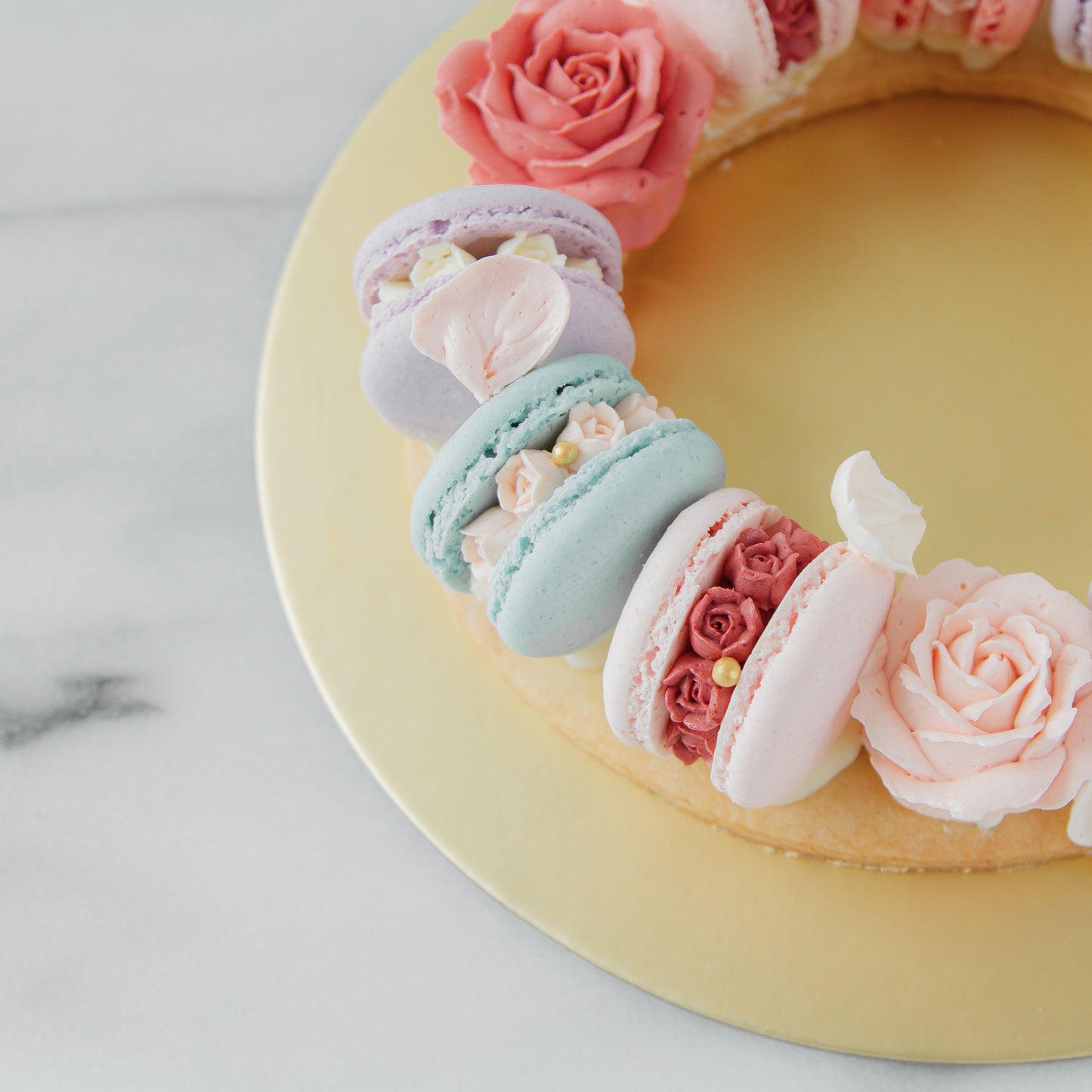 Floral Macaron Ring (9 pcs) | S$75.80 nett (Next available date: 14 MAY 2025)