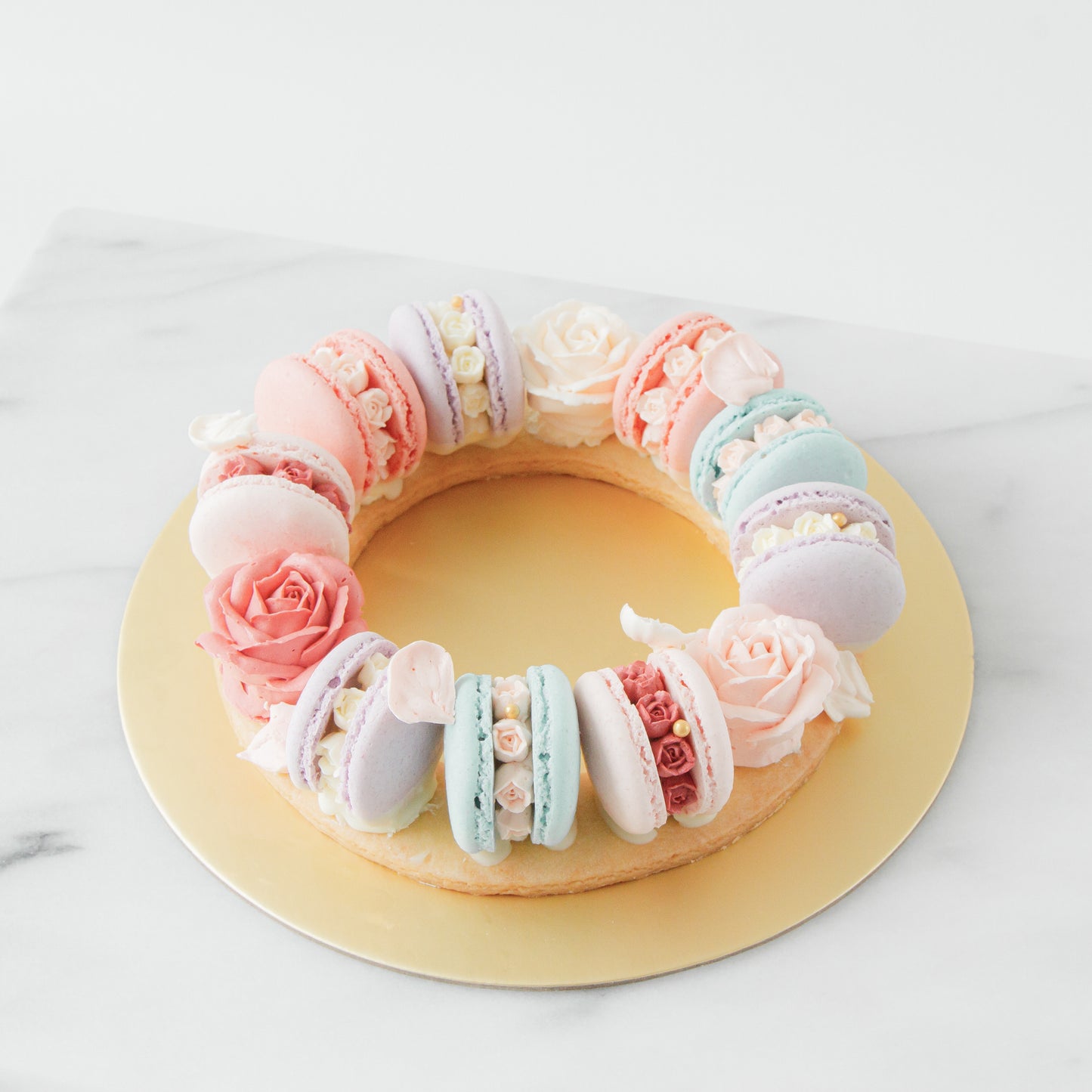 Floral Macaron Ring (9 pcs) | S$75.80 nett (Next available date: 14 MAY 2025)