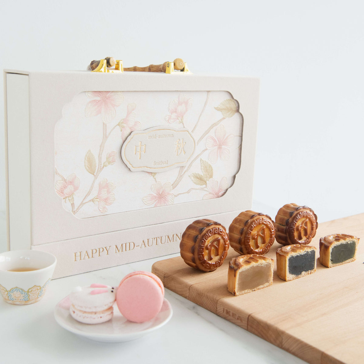 Happy Mid Autumn | Baked Traditional Mooncake 6pcs| $48.80 (U.P $128.00)