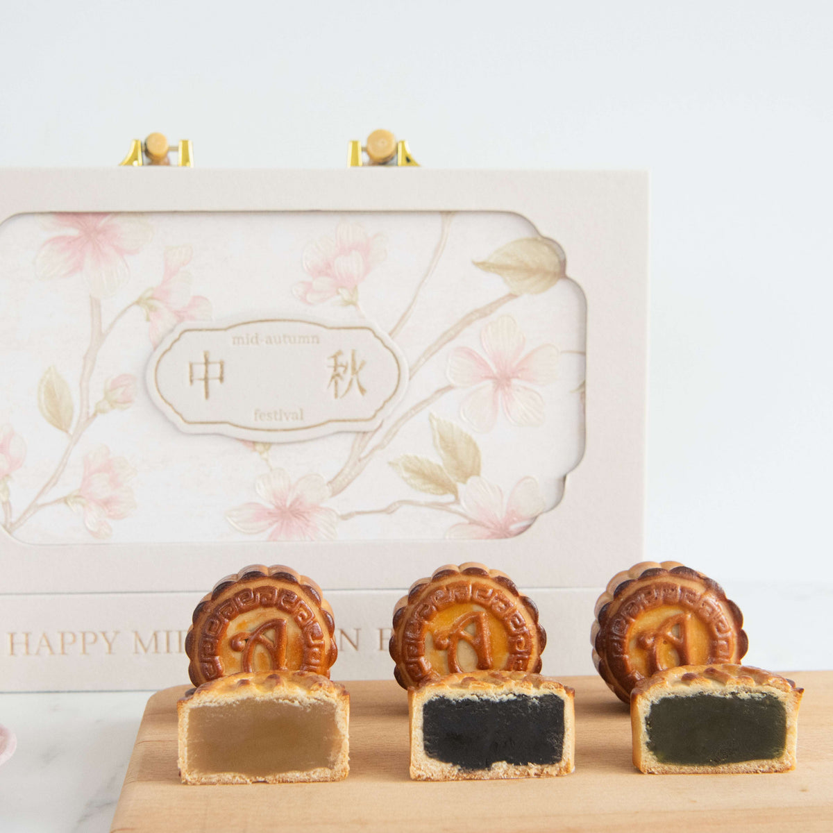 Happy Mid Autumn | Baked Traditional Mooncake 6pcs| $48.80 (U.P $128.00)