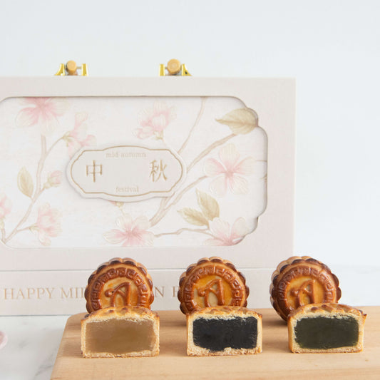 Happy Mid Autumn | Baked Traditional Mooncake 6pcs| $48.80 (U.P $128.00)