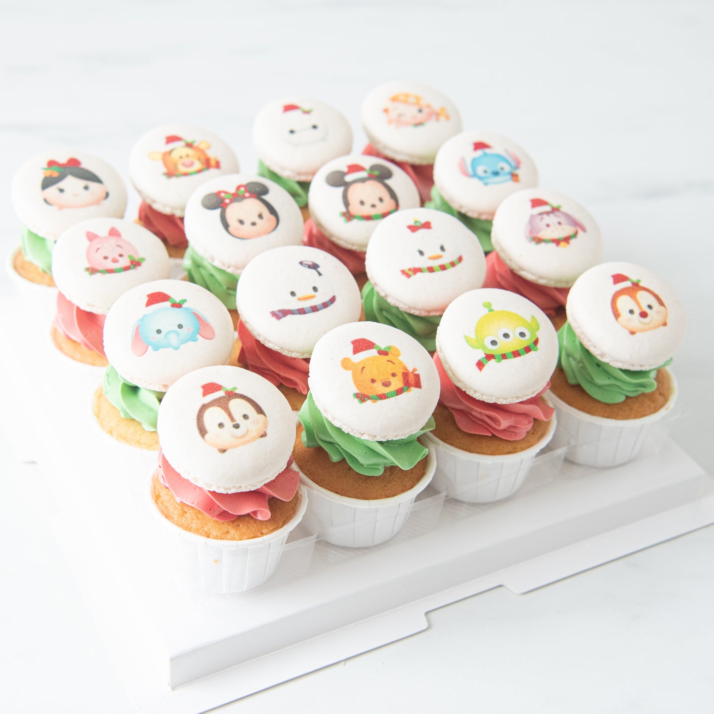 Ho ho ho! | Merry Christmas | Disney Christmas 16 pcs cupcakes (Tsum Tsum) & Red Green creams)