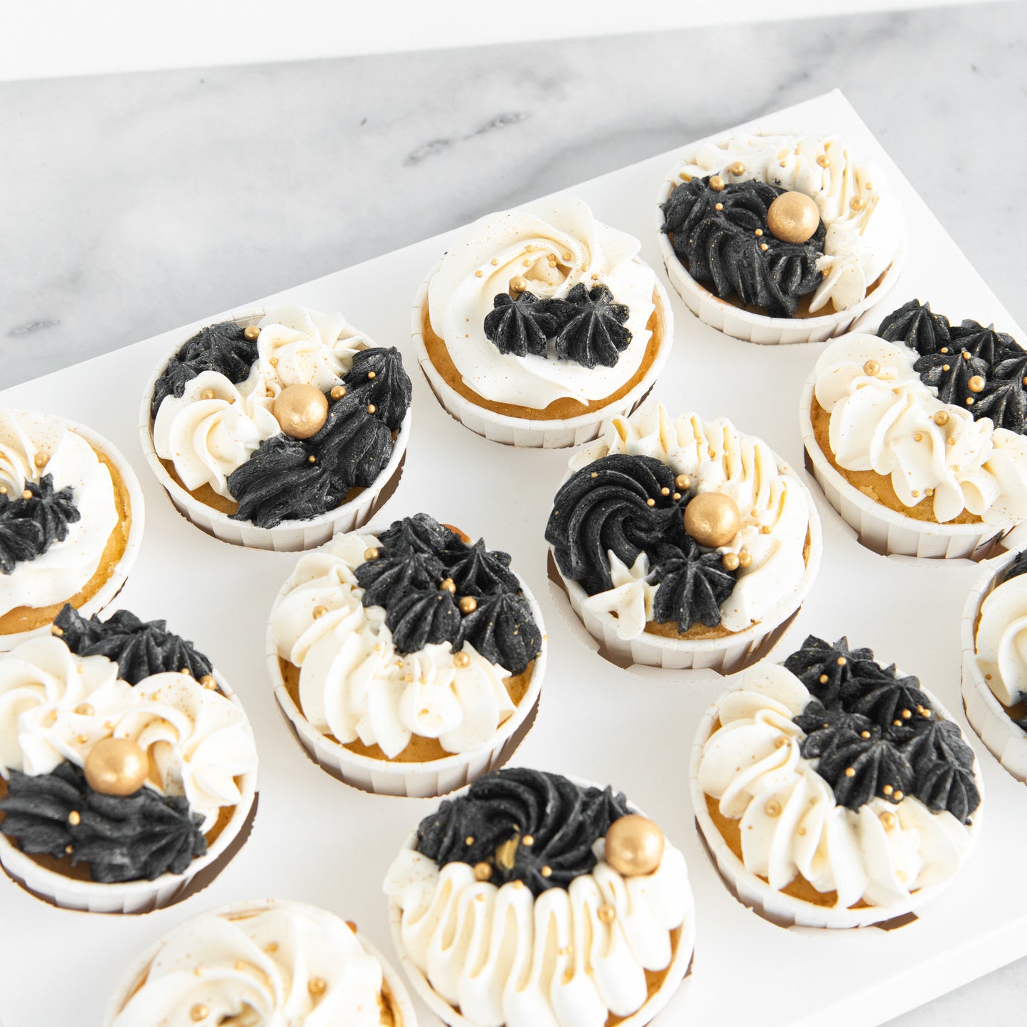 Customsied Cupcake - Black & White Cupcakes