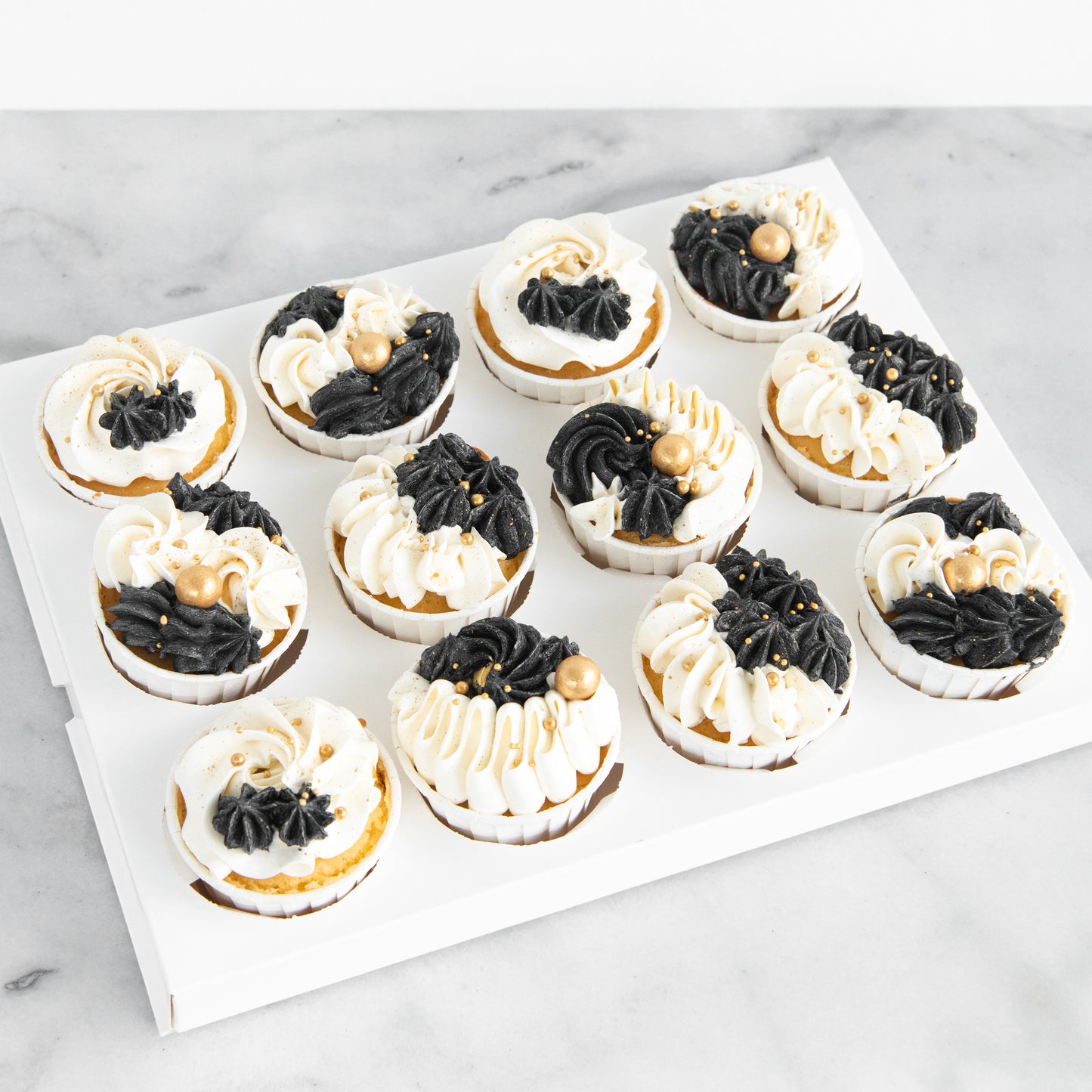 Customsied Cupcake - Black & White Cupcakes