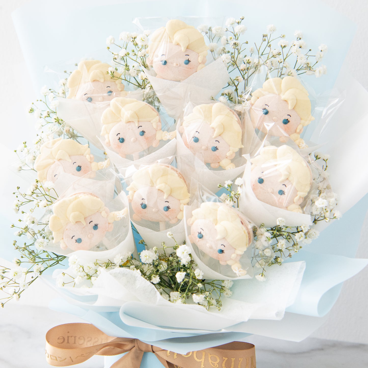 Disney Frozen Elsa Macaron Bouquet Set | $128 Nett