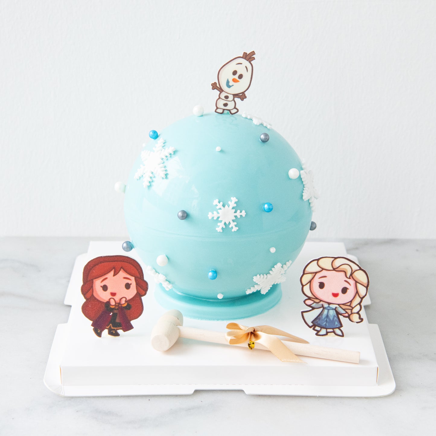 Disney Frozen Pinata Macaron Set | $148 Nett