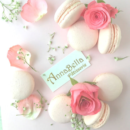 Macarons Bouquet Flowers (10pcs Heartshaped) with Fresh Flower and Ribbon + 10pcs Box